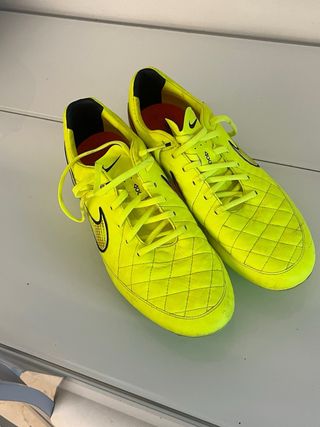 Botas de fútbol Nike Tiempo. Piel Talla 45