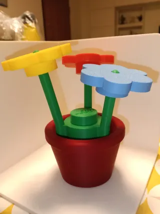 Riproduzione fiori Lego con vaso