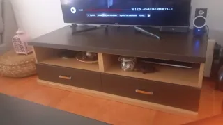 Mesa de TV con cajones