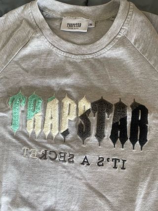 Conjunto Trapstar Gris Camiseta y Pantalón Corto