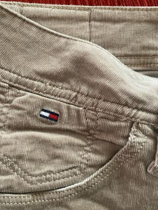 Pantalón denim micro pana Tommy Hilfiger beige