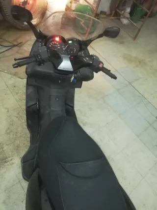 Aprilia Atlantis 250cc Maxi Scooter