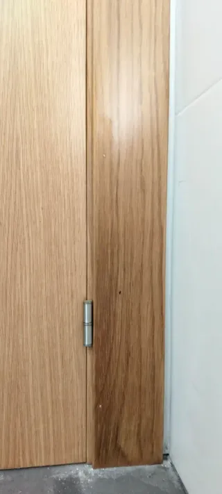 Puerta interior roble con cristal translúcido