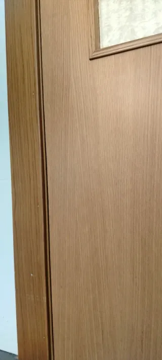 Puerta interior roble con cristal translúcido