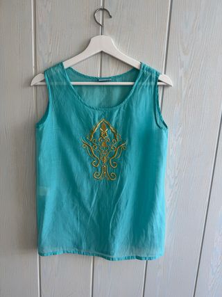 Blusón Turquesa con Bordado Dorado Talla Única