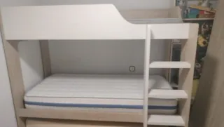 Literas con cama supletoría y dos colchones .