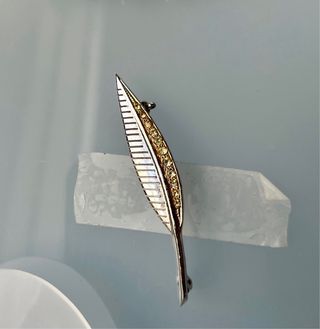 Conjunto Collar, Pendientes y Broche