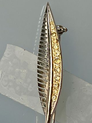 Conjunto Collar, Pendientes y Broche