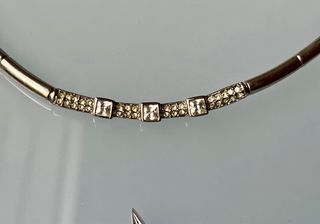 Conjunto Collar, Pendientes y Broche