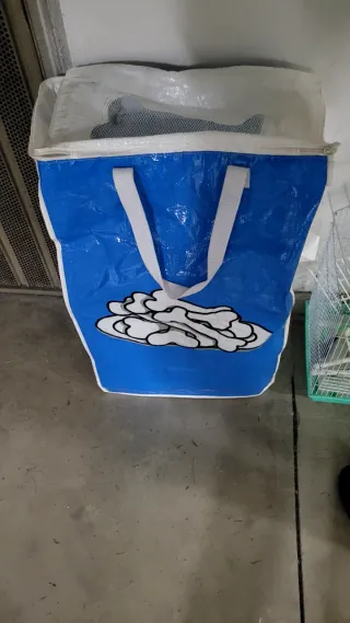 Gabbia per uccelli con sacco