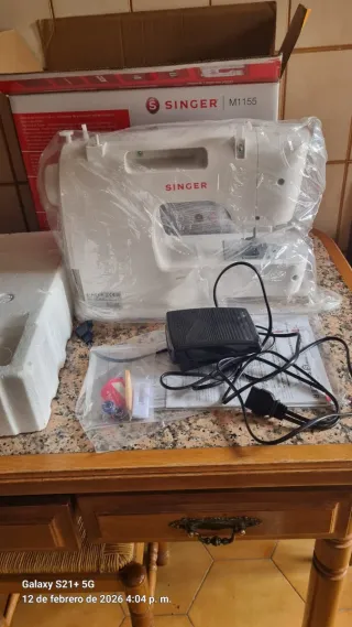 Máquina de coser Singer M1155
