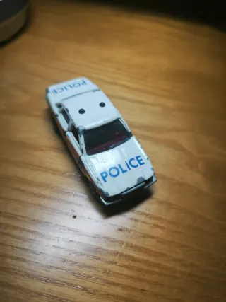 Coche a escala, jaguar de majorette