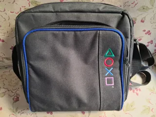 Consola PS4 Slim 1 Tb, 2 mandos, 8 juegos y funda