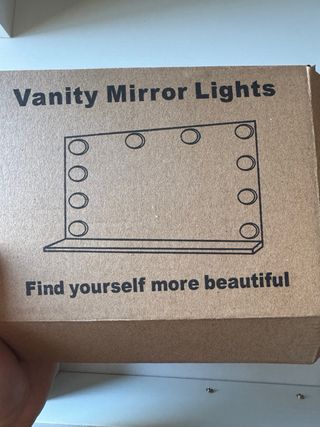 Toeletta trucco con specchio e luci