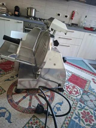 Affettatrice CELME FA220 Lama 220mm affila lama