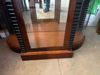 Vitrina Valenti Madera y Cristal Curva