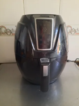 Freidora de aire Princess negra