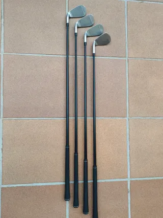 Palos de golf Inesis. Ideal para pitch and putt.