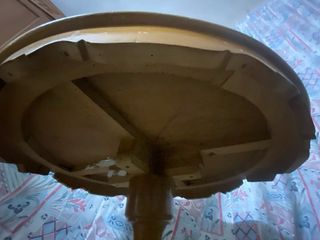 Mesa redonda de madera