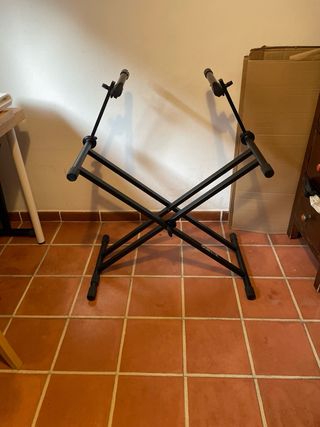 Soporte para teclado negro