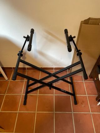 Soporte para teclado negro