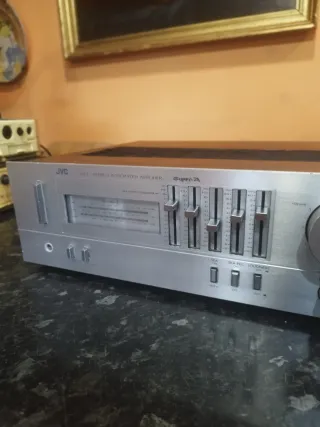 Amplificador JVC