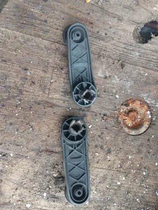 Manípulos Vidros Peugeot 205 (2 unidades)