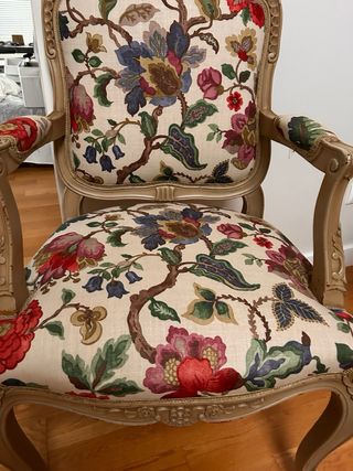 Sillón tapizado floral madera