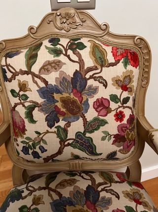 Sillón tapizado floral madera