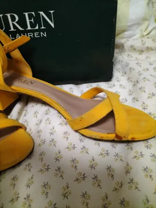 Sandalias mostaza Ralph Lauren