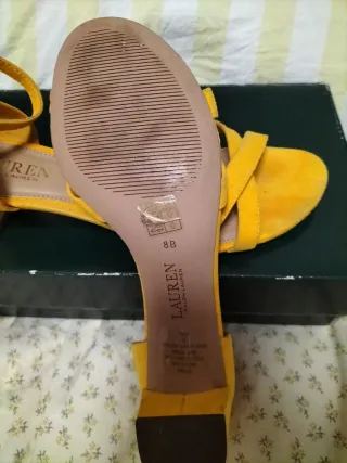 Sandalias mostaza Ralph Lauren