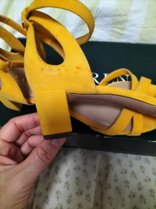 Sandalias mostaza Ralph Lauren