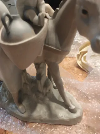 Lladro 2435 M Figura Mujer con burro y niño