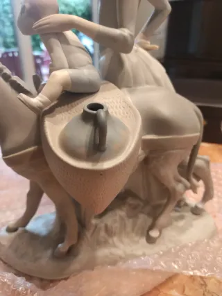 Lladro 2435 M Figura Mujer con burro y niño