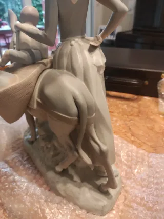 Lladro 2435 M Figura Mujer con burro y niño