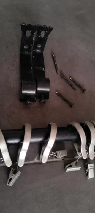 Barra para cortinas de metal negra