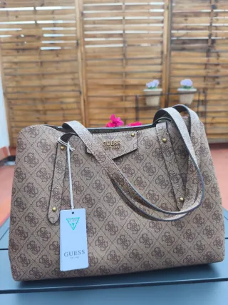 Bolso Guess Marrón y Dorado