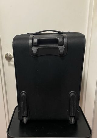 Maleta de cabina pequeña negra
