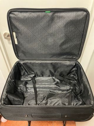 Maleta de cabina pequeña negra
