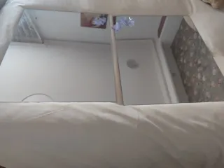 Dos espejos decorativos