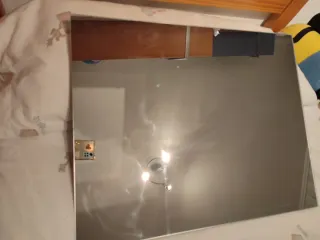 Dos espejos decorativos