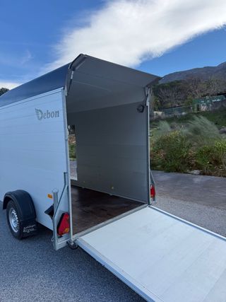 Remolque Debon Caja Cerrada aluminio