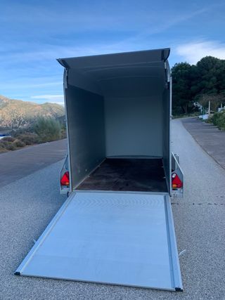 Remolque Debon Caja Cerrada aluminio