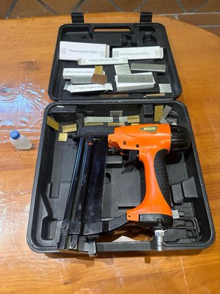 Clavadora Neumática Nuair