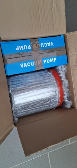 Bomba de Vacío VEVOR con Tanque 12l