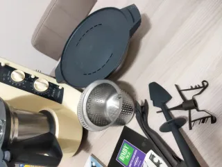 Bimby TM 21 con accessori e riviste