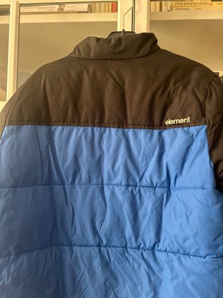 Cazadora Element azul y negra.Talla 16 años niño