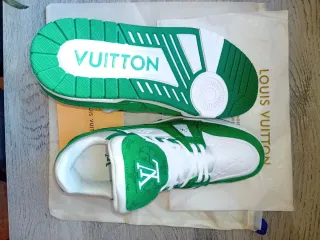 Sneakers Louis Vuitton Verdi e Bianche