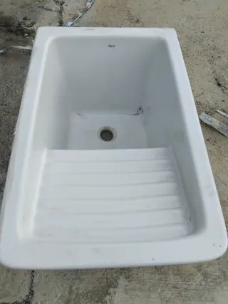 Plato de ducha y lavabo y   Roca.  Lavabo  gal