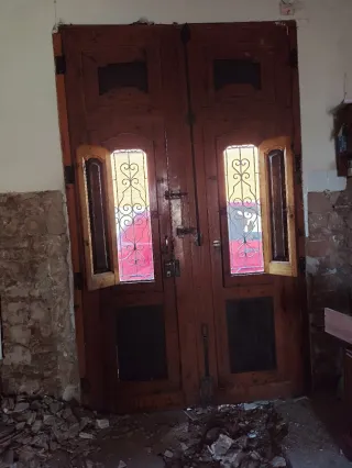 Puerta antigua de madera mobila ( pieza única)